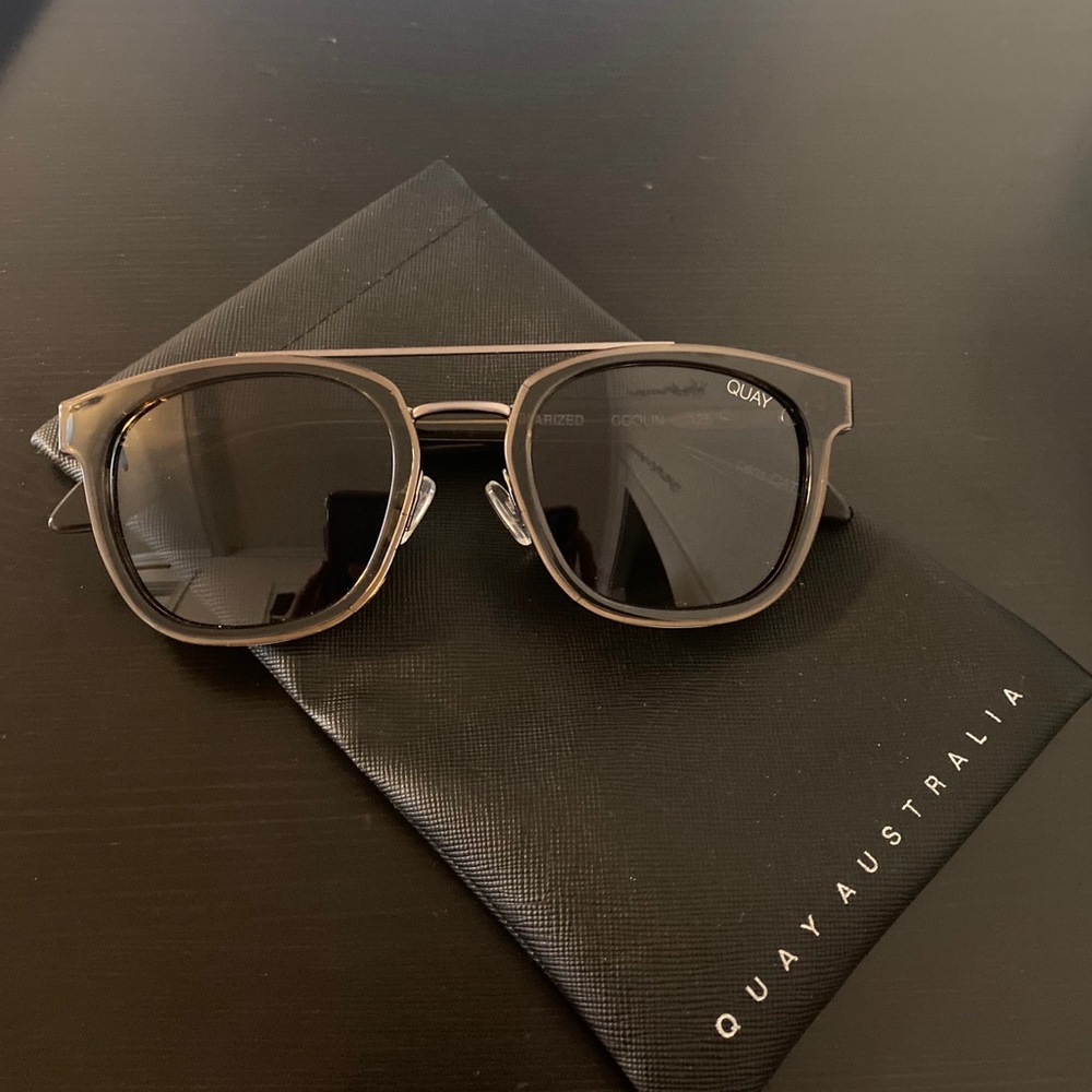 Polarized Quay glasses